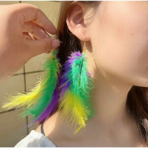 Mardi Gras Feather Dangle Earrings – Green, Purple & Gold Statement Drops
